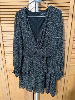 Lulu's Black & White Floral Long Sleeve V-Neck Mini Dress